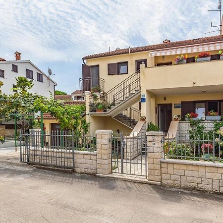 2 Bedroom Stunning Apartment In Rovinj Exterior foto